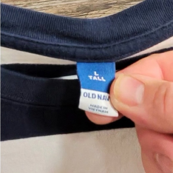 Old Navy Striped Short Sleeve Tee in Navy and White Large Tall - Picture 7 of 8